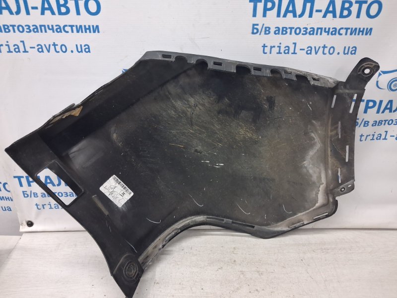 Бампер задний левый клык Cherokee 2013-2019 KL 3.2 бензин EHK Бампер задний левый клык Cherokee 2013-2019 KL 3.2 бензин EHK