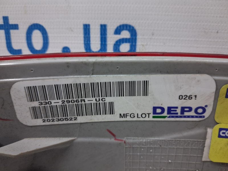 Катафот правый Ford Escape 3 2.0 бензин ENR90