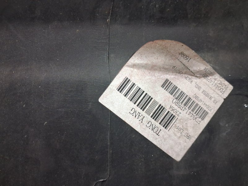 Бампер задний правый клык Escape 2012-2019 3 2.0 бензин ENR90