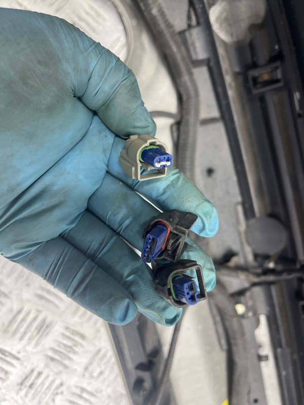 Бампер задний Escape 2012-2019 3 2.0 бензин ENR90