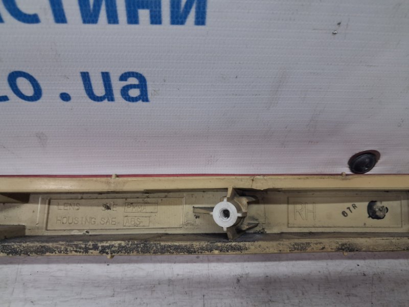 Катафот правый Infiniti FX S50 3.5 бензин VQ35DE Катафот правый Infiniti FX S50 3.5 бензин VQ35DE