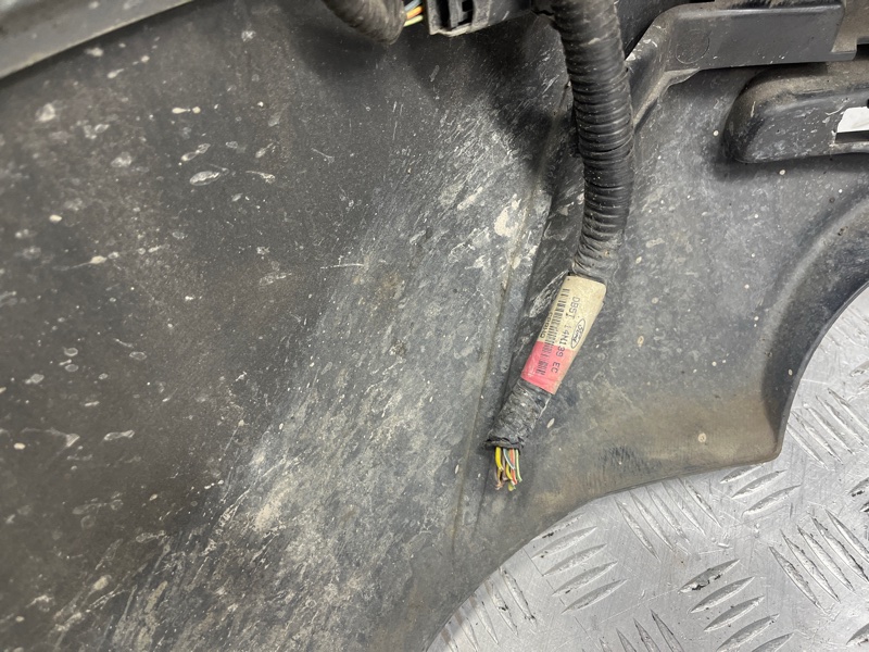 Бампер задний Explorer 2011-2019 5 3.5 бензин ENKX0 Бампер задний Explorer 2011-2019 5 3.5 бензин ENKX0