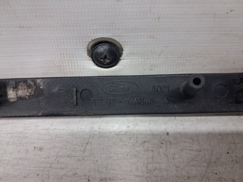 Катафот правый Ford Edge 2 2.0 бензин ENR90