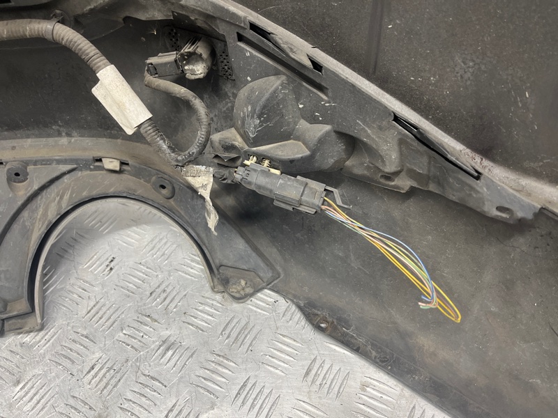 Бампер задний Edge 2015-2018 2 2.0 бензин ENR90