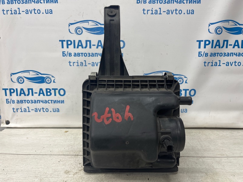 Корпус воздушного фильтра Dodge Journey 2007-2020 1 2.4 бензин ED3 68060812AA Б/У