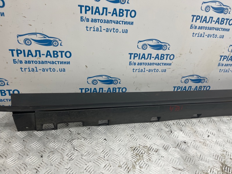 Накладка порога внешняя левая Ford Escape 3 2.0 бензин ENR90