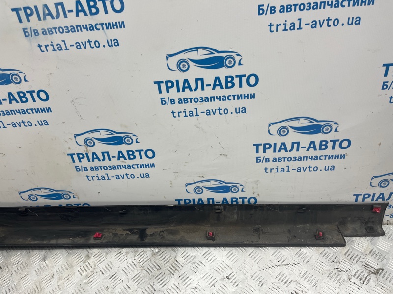Накладка порога внешняя левая Sorento 2014-2020 UM 2.4 бензин G4KJ Накладка порога внешняя левая Sorento 2014-2020 UM 2.4 бензин G4KJ