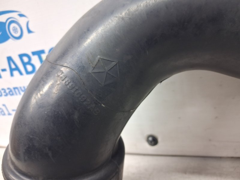 Патрубок воздушного фильтра Dodge Journey 1 2.4 бензин ED3