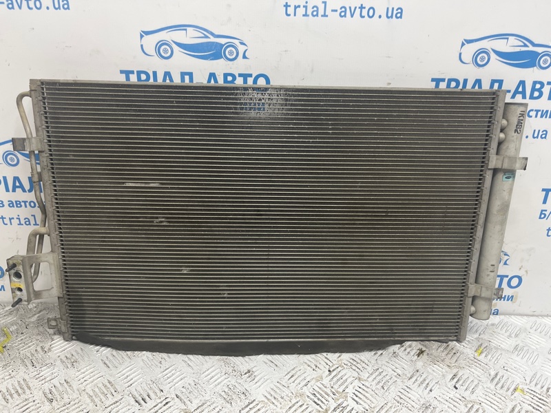 Радиатор кондиционера Kia Sorento 2009-2021 XM 2.4 бензин G4KJ 976061U100 Б/У