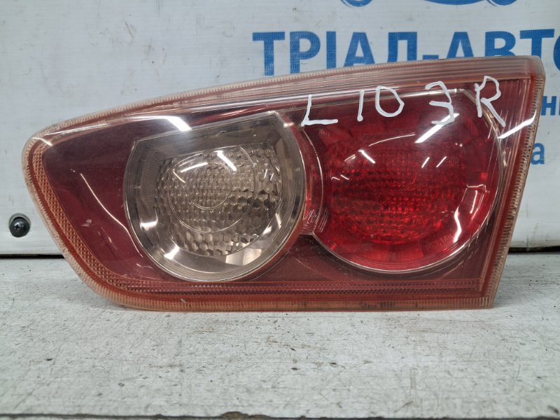 Запчасть фонарь задний внутренний правый Mitsubishi Lancer 2007-2017 10 2.0 бензин 4B11 8330A112 Б/У Фонарь задний внутренний правый Mitsubishi Lancer 2007-2017 10 2.0 бензин 4B11 8330A112 Б/У