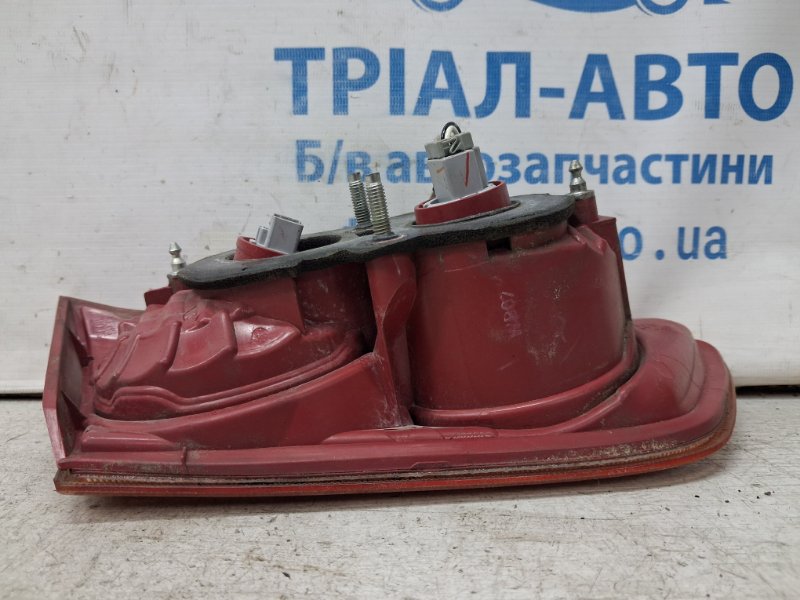 Фонарь задний внутренний правый Mitsubishi Lancer 10 2.0 бензин 4B11 Фонарь задний внутренний правый Mitsubishi Lancer 10 2.0 бензин 4B11