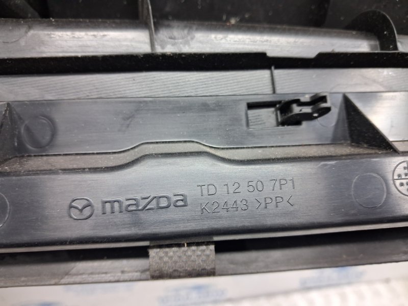 Дефлектор дворников CX 9 2006-2015 TB 3.7 бензин MZI Дефлектор дворников CX 9 2006-2015 TB 3.7 бензин MZI