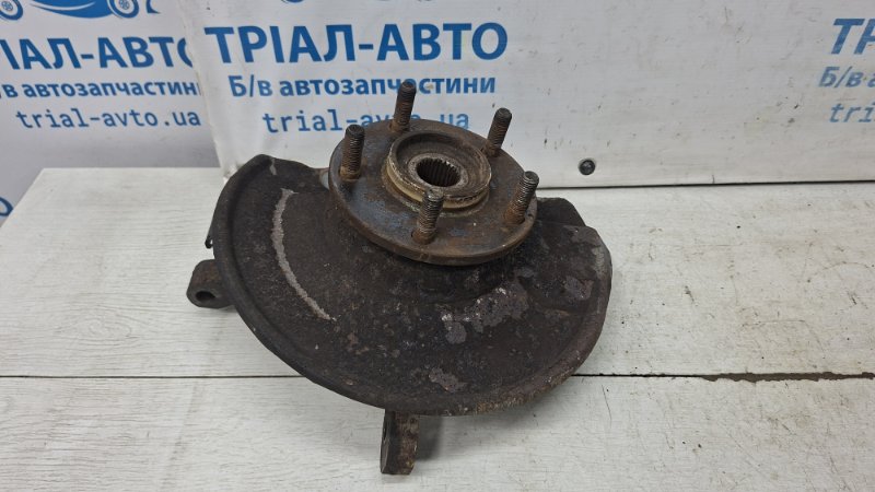 Кулак поворотный правый со ступицей Mitsubishi Lancer 10 2.0 бензин 4B11