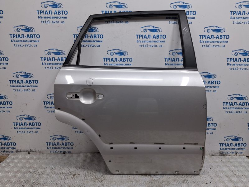 Запчасть дверь задняя правая Hyundai Tucson 2004-2009 JM 2.0 бензин G4GC 770042E050 Б/У Дверь задняя правая Hyundai Tucson 2004-2009 JM 2.0 бензин G4GC 770042E050 Б/У