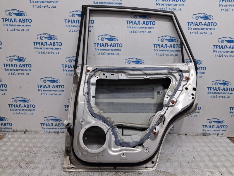 Дверь задняя правая Tucson 2004-2009 JM 2.0 бензин G4GC Дверь задняя правая Tucson 2004-2009 JM 2.0 бензин G4GC