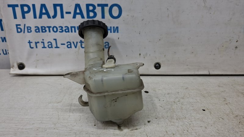 Бачок главного тормозного цилиндра Lancer 2007-2017 10 2.0 бензин 4B11 Бачок главного тормозного цилиндра Lancer 2007-2017 10 2.0 бензин 4B11