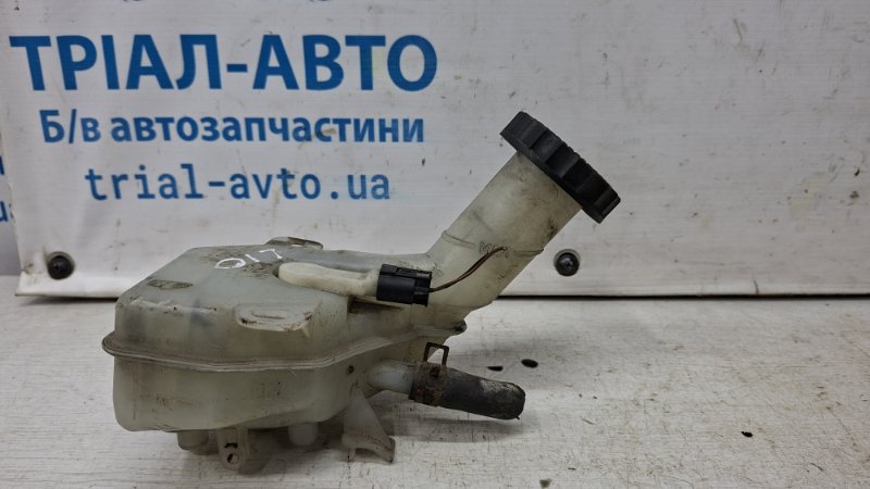 Бачок главного тормозного цилиндра Mitsubishi Lancer 10 2.0 бензин 4B11 Бачок главного тормозного цилиндра Mitsubishi Lancer 10 2.0 бензин 4B11