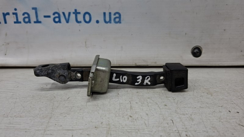 Запчасть ограничитель двери задний правый Mitsubishi Lancer 2007-2017 10 2.0 бензин 4B11 5732A029 Б/У Ограничитель двери задний правый Mitsubishi Lancer 2007-2017 10 2.0 бензин 4B11 5732A029 Б/У
