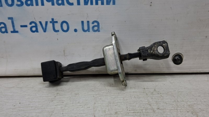 Ограничитель двери задний правый Mitsubishi Lancer 10 2.0 бензин 4B11 Ограничитель двери задний правый Mitsubishi Lancer 10 2.0 бензин 4B11
