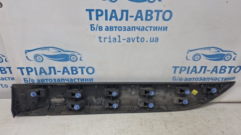 Накладка двери задняя правая Megane 2008-2016 3 1.5 Diesel K9K