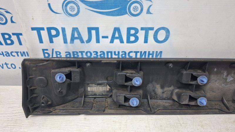 Накладка двери задняя правая Megane 2008-2016 3 1.5 Diesel K9K