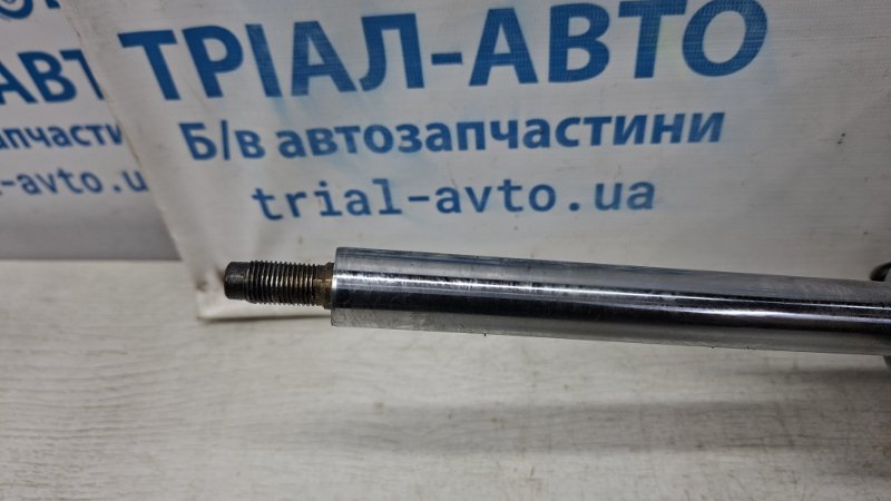 Амортизатор передний правый Renault Megane 3 1.5 Diesel K9K