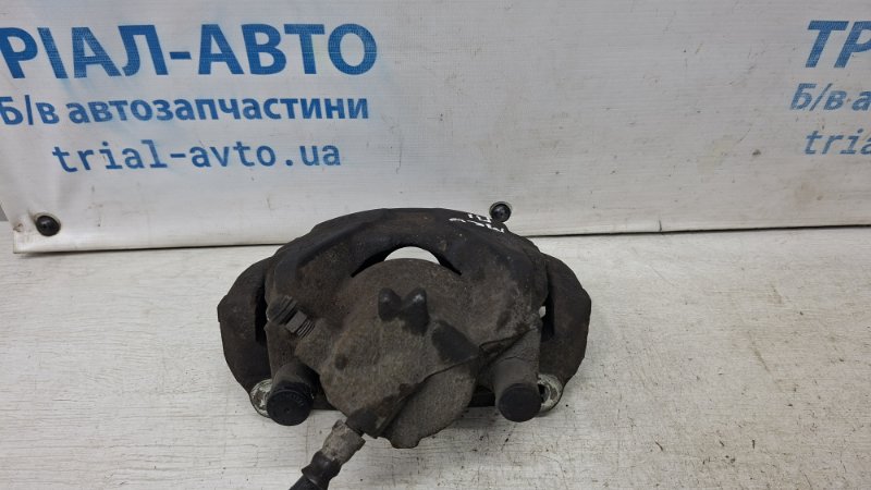 Суппорт передний левый Renault Megane 3 1.5 Diesel K9K