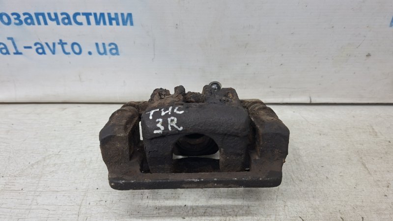Запчасть суппорт задний правый Hyundai Tucson 2004-2009 JM 2.0 бензин G4GC 582302E300 Б/У Суппорт задний правый Hyundai Tucson 2004-2009 JM 2.0 бензин G4GC 582302E300 Б/У