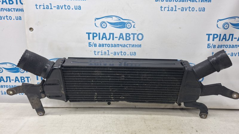 Радиатор интеркуллера Outlander 2007-2012 XL 2.2 diesel 4HK Радиатор интеркуллера Outlander 2007-2012 XL 2.2 diesel 4HK