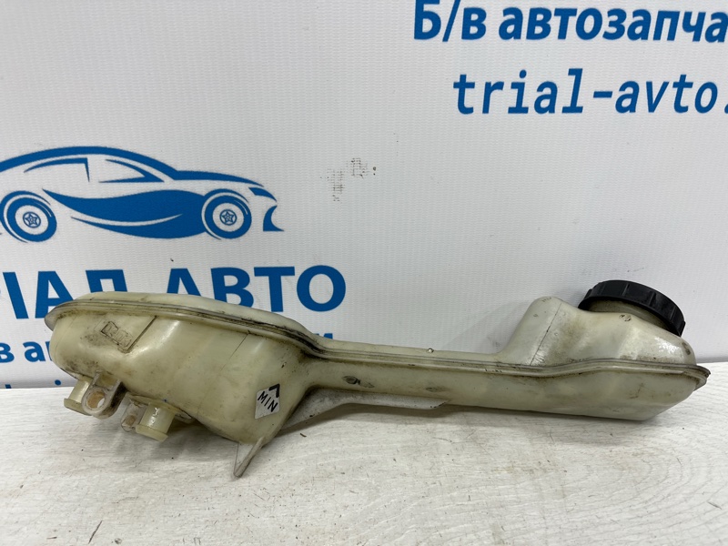 Бачок главного тормозного цилиндра CX 9 2006-2015 TB 3.7 бензин MZI Бачок главного тормозного цилиндра CX 9 2006-2015 TB 3.7 бензин MZI