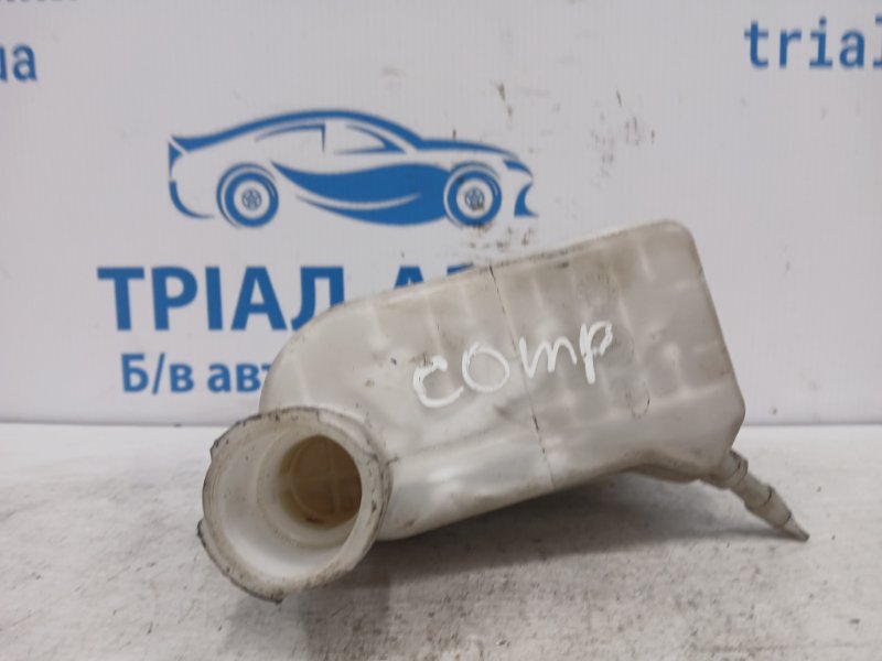Бачок главного тормозного цилиндра Jeep Compass 2016-2020 MP 2.4 бензин EDE 68347156AC Б/У
