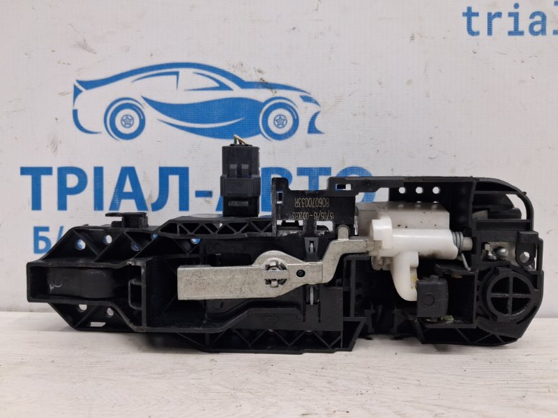 Ручка двери внешняя задняя левая Renault Megane 3 1.5 Diesel K9K Ручка двери внешняя задняя левая Renault Megane 3 1.5 Diesel K9K