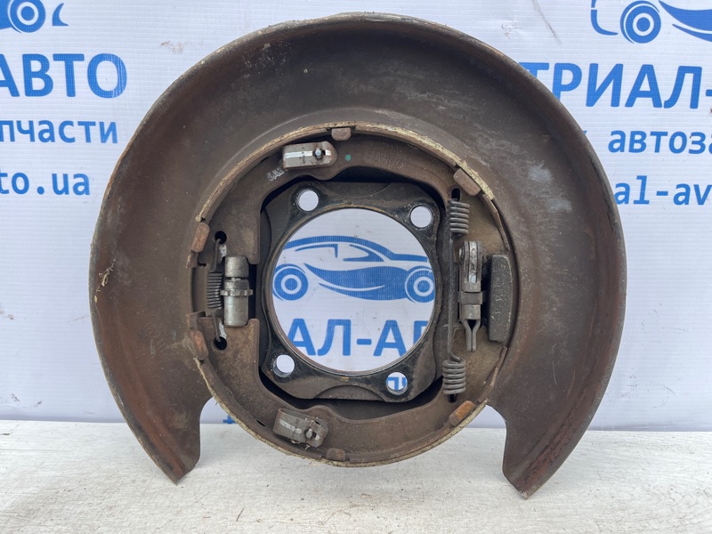 Кожух тормозного диска задний левый Kia Sorento 2014-2020 UM 2.4 бензин G4KJ 58251C6000 Б/У