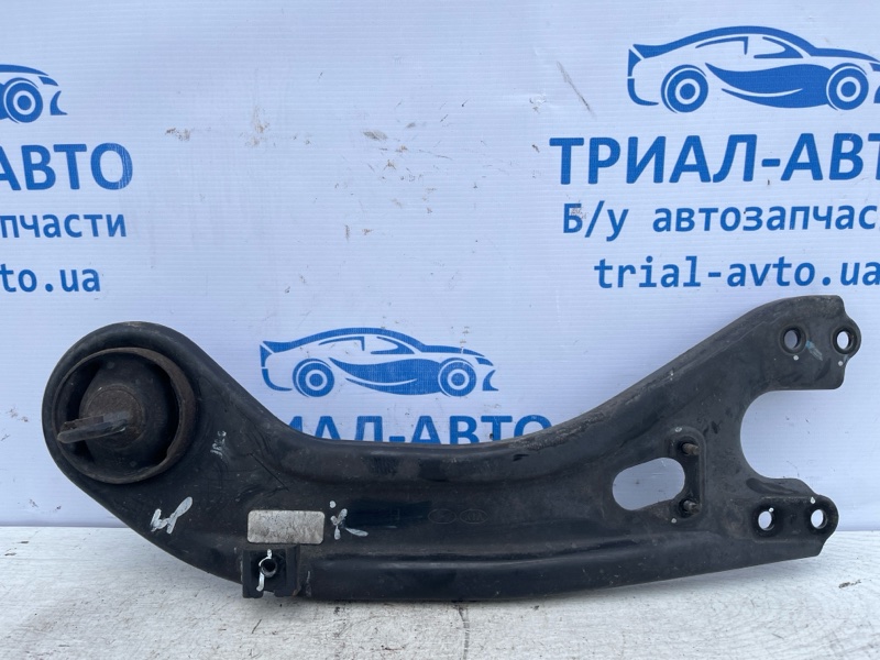 Рычаг задней подвески продольный правый Kia Optima 2010-2016 TF 2.4 бензин G4KJ 552804C000 Б/У