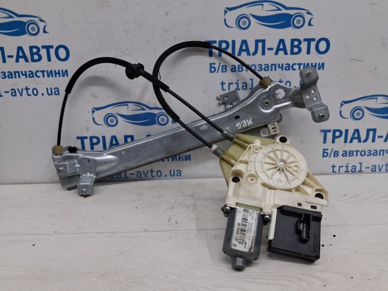 Запчасть стеклоподъемник задний правый Renault Megane 2008-2016 3 1.5 Diesel K9K 827200008R Б/У Стеклоподъемник задний правый Renault Megane 2008-2016 3 1.5 Diesel K9K 827200008R Б/У