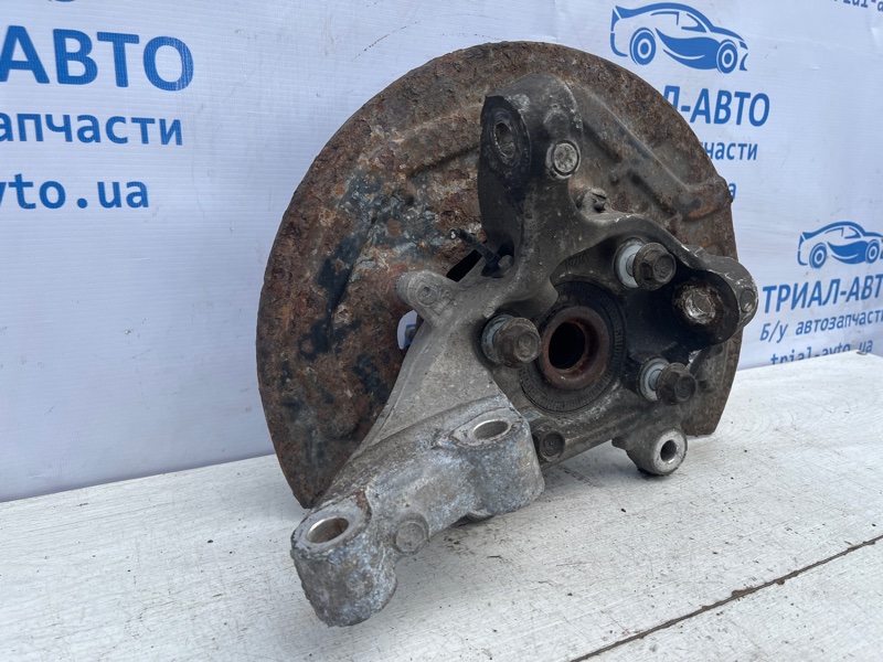 Кулак поворотный правый со ступицей Ford Explorer 5 3.5 бензин ENKX0 Кулак поворотный правый со ступицей Ford Explorer 5 3.5 бензин ENKX0