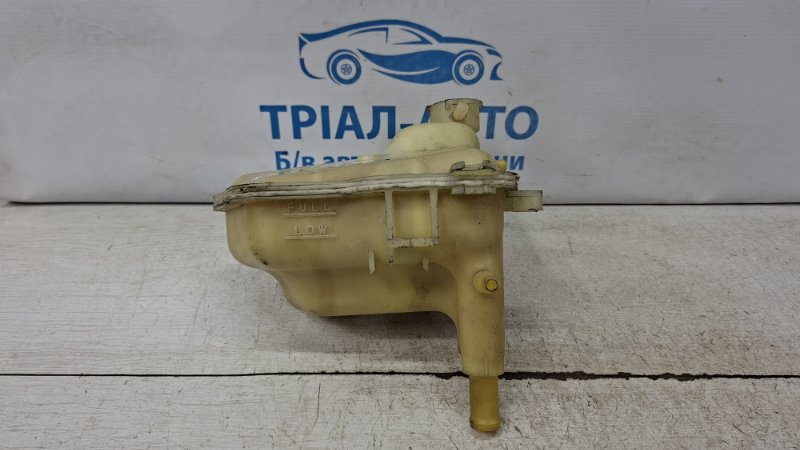 Бачок радиатора (расширительный) Outlander 2007-2012 XL 2.2 diesel 4HK Бачок радиатора (расширительный) Outlander 2007-2012 XL 2.2 diesel 4HK