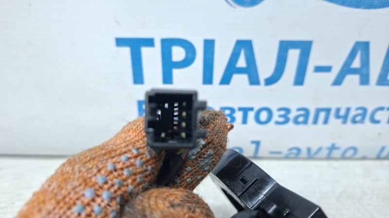 Датчик угла поворота руля Hyundai Tucson JM 2.0 бензин G4GC Датчик угла поворота руля Hyundai Tucson JM 2.0 бензин G4GC