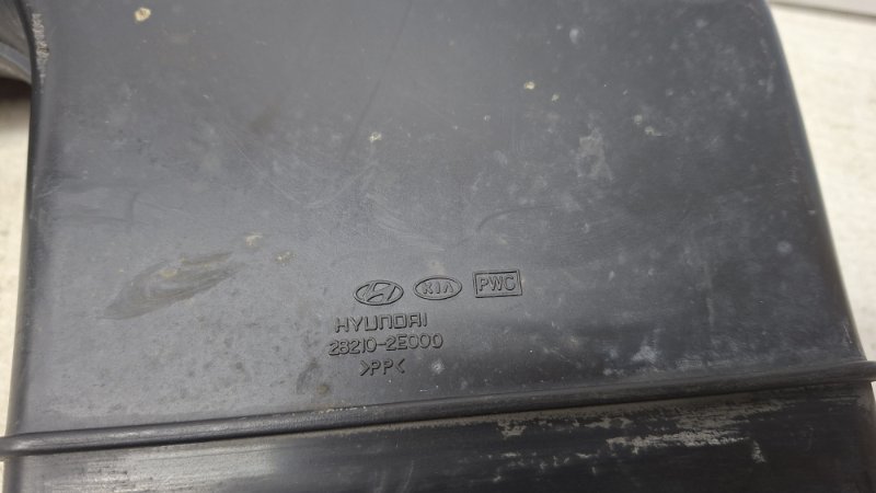 Воздухозаборник Tucson 2004-2009 JM 2.0 бензин G4GC