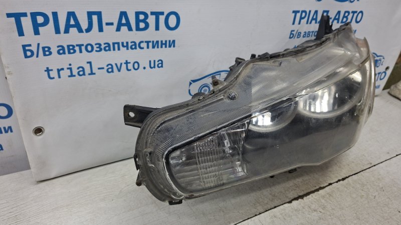 Фара левая Mitsubishi Lancer 10 2.0 бензин 4B11 Фара левая Mitsubishi Lancer 10 2.0 бензин 4B11