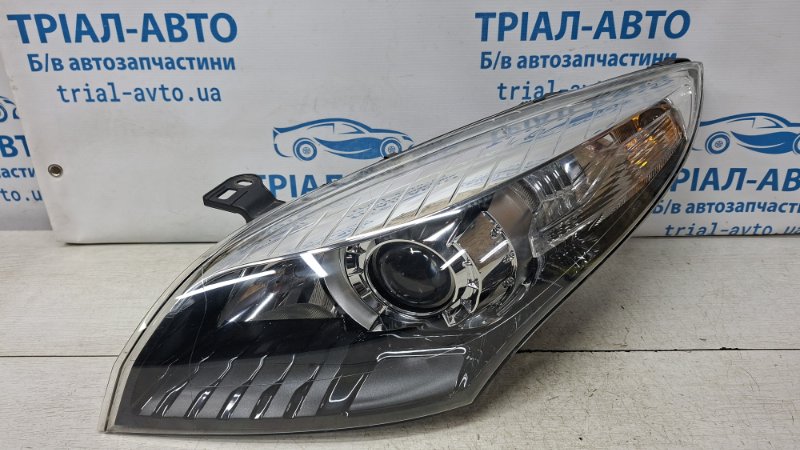 Фара левая Ксенон Renault Megane 2008-2016 3 1.5 Diesel K9K 260106922R Б/У