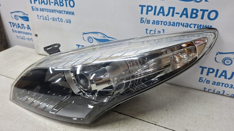 Фара левая Ксенон Renault Megane 3 1.5 Diesel K9K