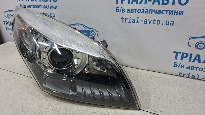 Фара правая Ксенон Megane 2008-2016 3 1.5 Diesel K9K Фара правая Ксенон Megane 2008-2016 3 1.5 Diesel K9K