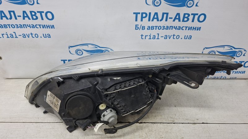 Фара правая Ксенон Megane 2008-2016 3 1.5 Diesel K9K Фара правая Ксенон Megane 2008-2016 3 1.5 Diesel K9K