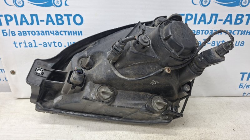 Фара правая галоген Tucson 2004-2009 JM 2.0 бензин G4GC Фара правая галоген Tucson 2004-2009 JM 2.0 бензин G4GC