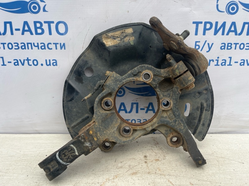 Кулак поворотный левый без ступицы Kia Sorento 2009-2021 XM 2.4 бензин G4KJ 517152P500 Б/У