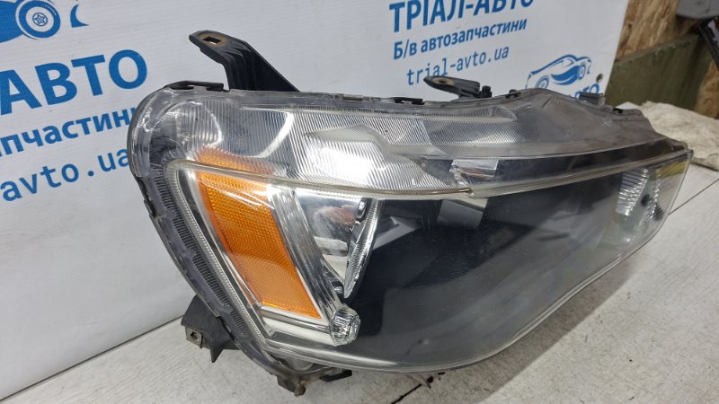 Фара правая Mitsubishi Outlander XL 2.2 diesel 4HK Фара правая Mitsubishi Outlander XL 2.2 diesel 4HK