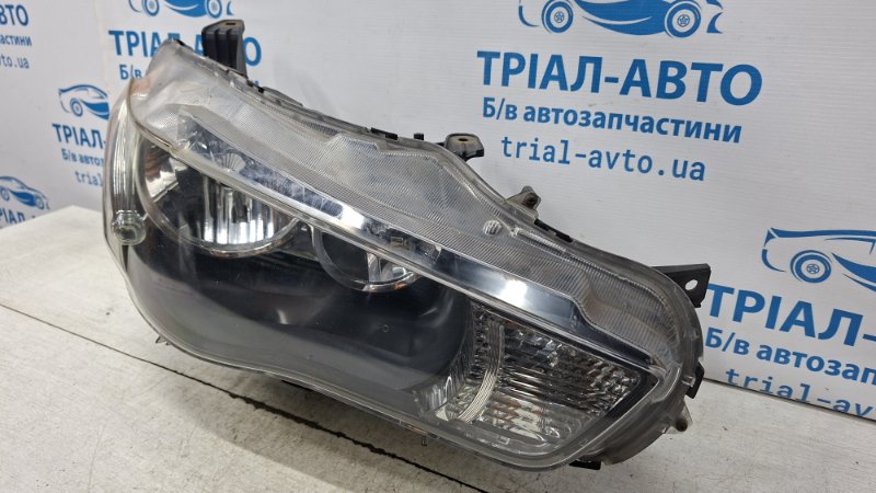 Фара правая Outlander 2007-2012 XL 2.2 diesel 4HK Фара правая Outlander 2007-2012 XL 2.2 diesel 4HK