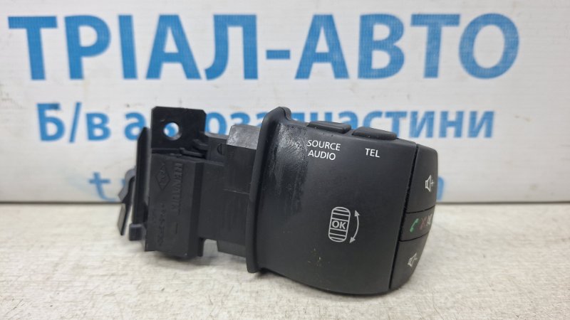 Кнопки руля Megane 2008-2016 3 1.5 Diesel K9K Кнопки руля Megane 2008-2016 3 1.5 Diesel K9K