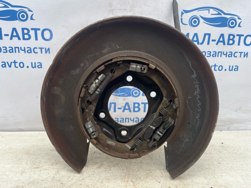 Кожух тормозного диска задний левый Kia Optima 2010-2016 TF 2.4 бензин G4KJ 582702T100 Б/У
